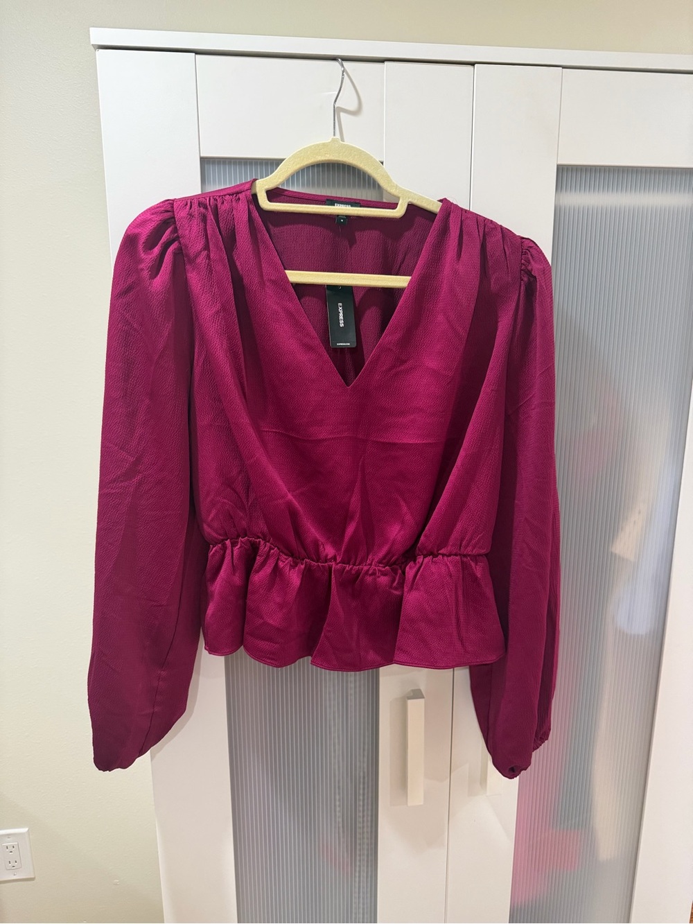 Women's Peplum V-Neck Long Sleeve Top - Magenta